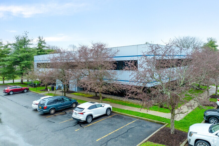 More Photos Of 2 Summit Ct, Fishkill Office For Lease