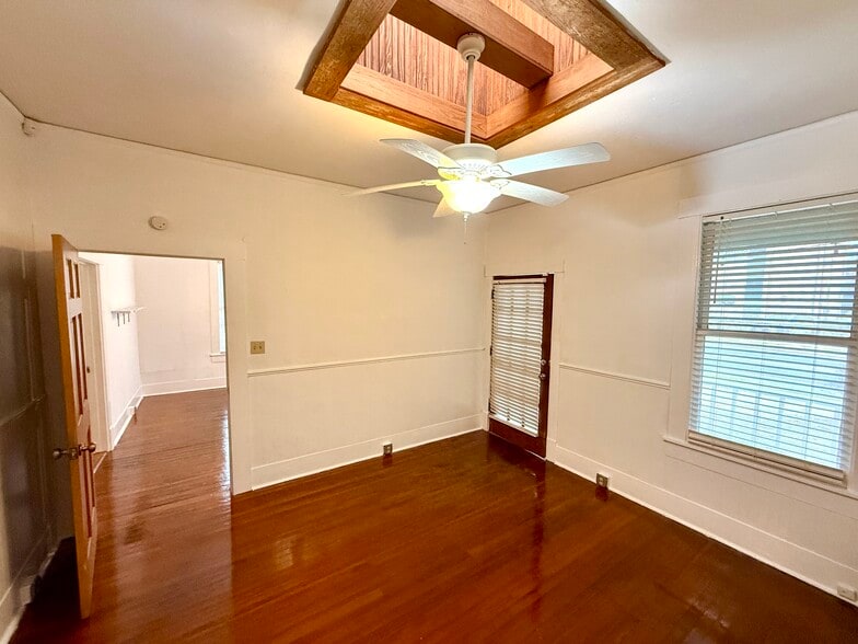 More Photos Of 108 W 38th St, Austin Loft Creative Space For Lease