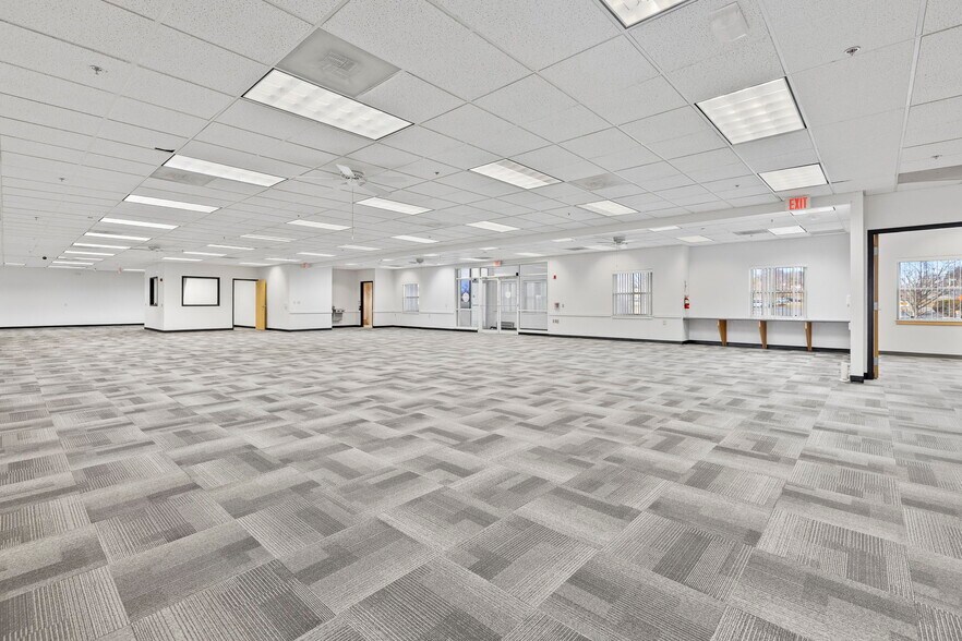More Photos Of 4240 S Lees Summit Rd, Independence Office For Lease