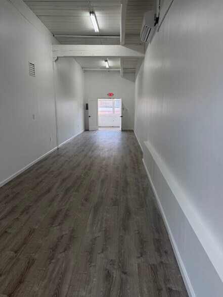 More Photos Of 60 Dickerson St, Newark Light Manufacturing For Lease