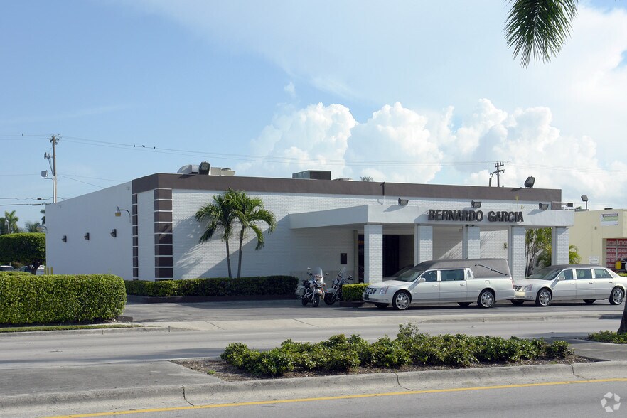 Primary Photo Of 865 W 49th St, Hialeah Restaurant For Lease