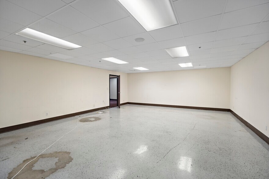 More Photos Of 1461 S Balboa Ave, Ontario Warehouse For Lease