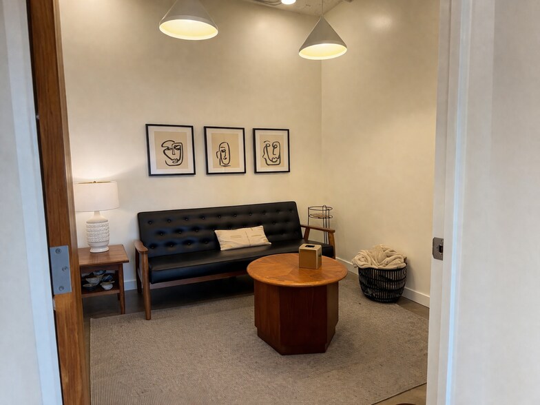 More Photos Of 3216 Gillham Plz, Kansas City Loft Creative Space For Lease