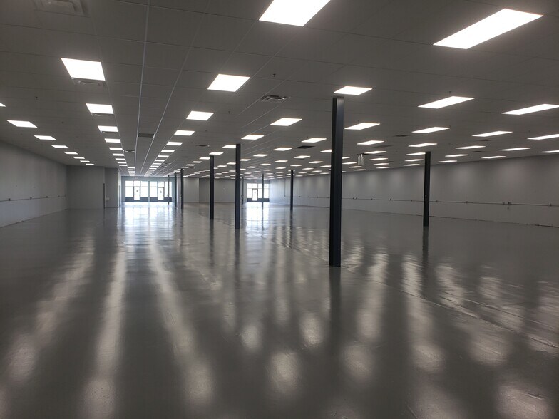 More Photos Of 990 W 41st St, Hibbing Unknown For Lease