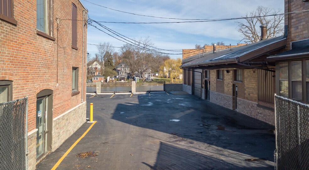 More Photos Of 425 E Front St, Monroe Manufacturing For Lease