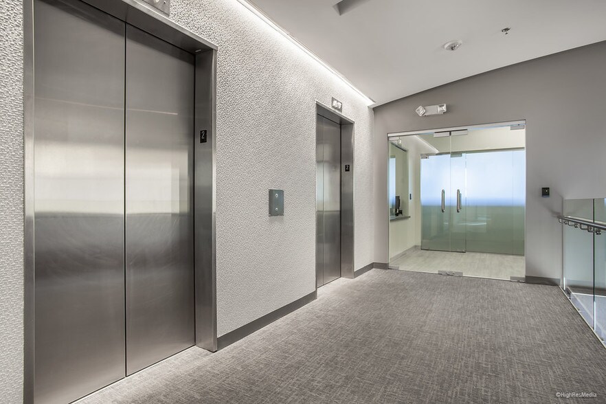 More Photos Of 3410 E University Dr, Phoenix Office For Lease