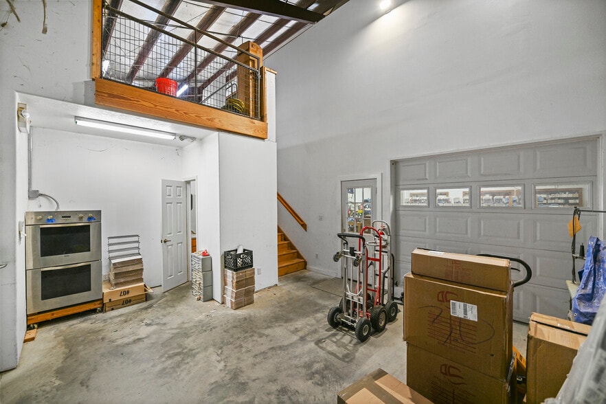 More Photos Of 20204 Schiel Rd, Cypress Warehouse For Sale