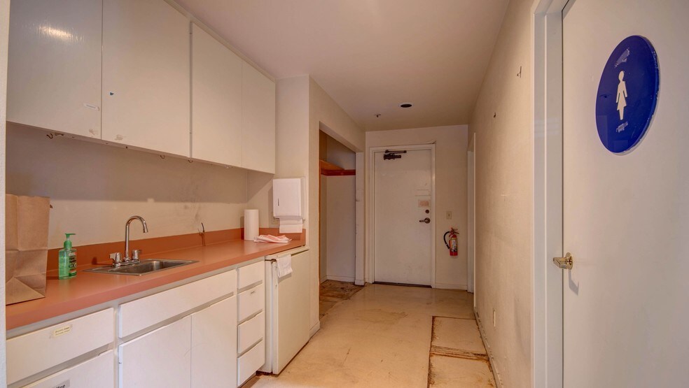 More Photos Of 915 Diablo Ave, Novato Office For Sale