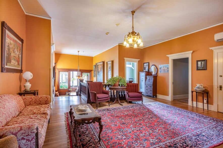 More Photos Of 623 Broadway St, Baraboo Specialty For Sale