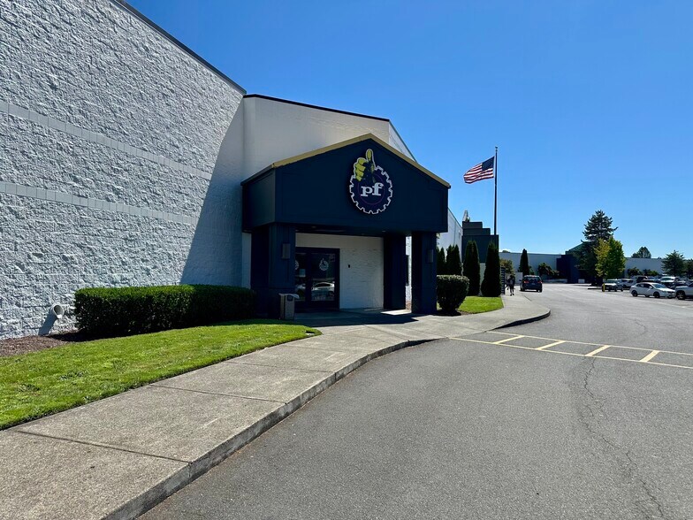 More Photos Of 351 Three Rivers Dr, Kelso Unknown For Lease