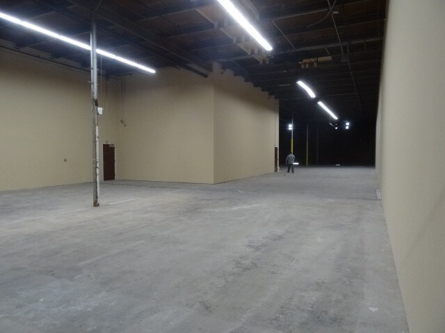 More Photos Of 504 Cumberland St, Fayetteville Light Distribution For Lease