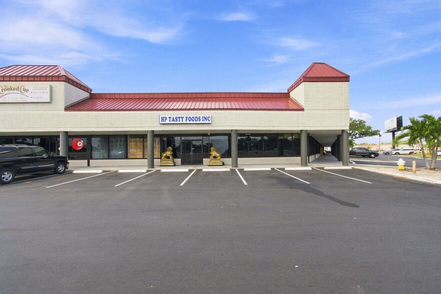 More Photos Of 14100 US Highway 19 N, Clearwater Unknown For Lease
