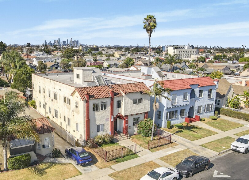 More Photos Of 1103 W 64th St, Los Angeles Apartments For Sale