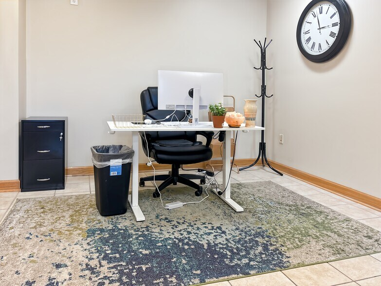 More Photos Of 2005 N Valparaiso St, Valparaiso Coworking Space