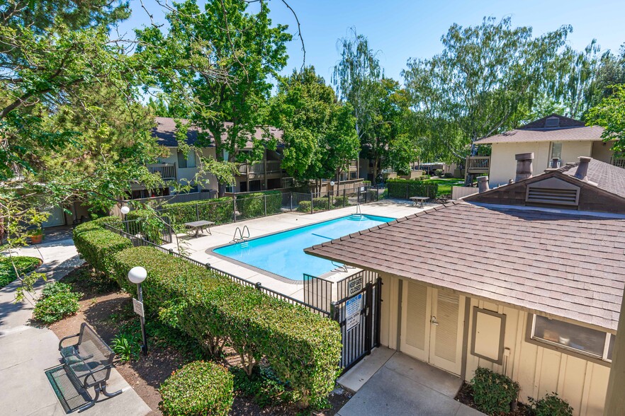 More Photos Of 555 Douglas St, West Sacramento Apartments For Sale