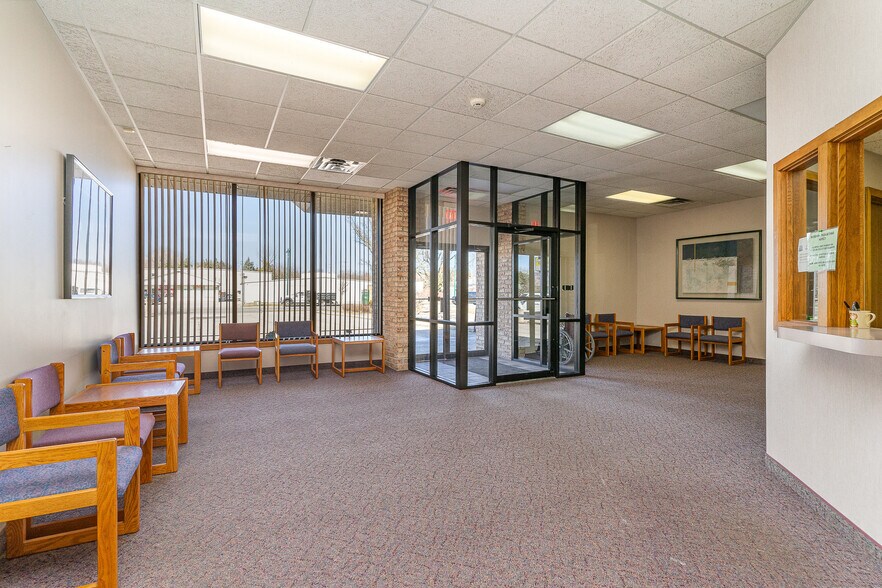 More Photos Of 3588 Center Ave, Essexville Medical For Sale
