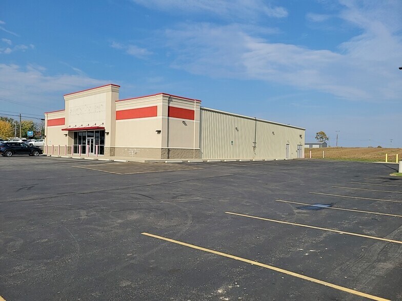 More Photos Of 15978 Cleveland - East Liverpool Rd, Beloit Freestanding For Lease