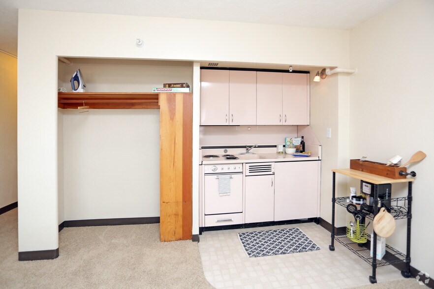 More Photos Of 320 N 22nd St, Omaha Apartments For Sale