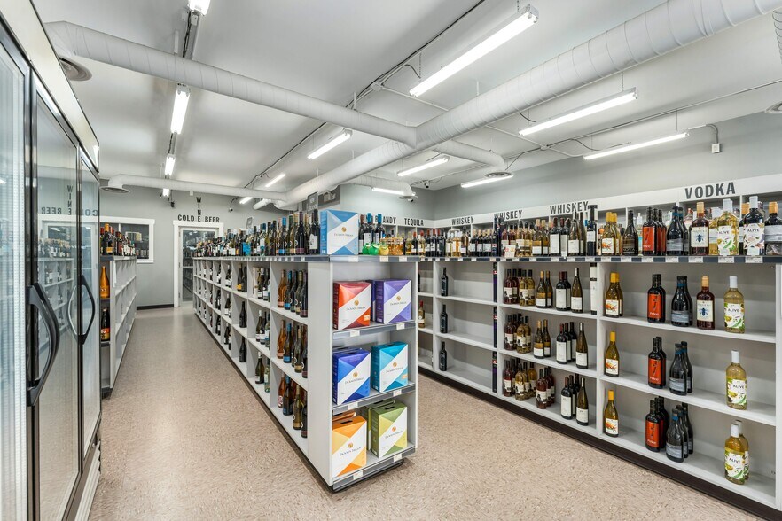 More Photos Of 25 Beju Ind. Dr, Sylvan Lake Department Store For Sale
