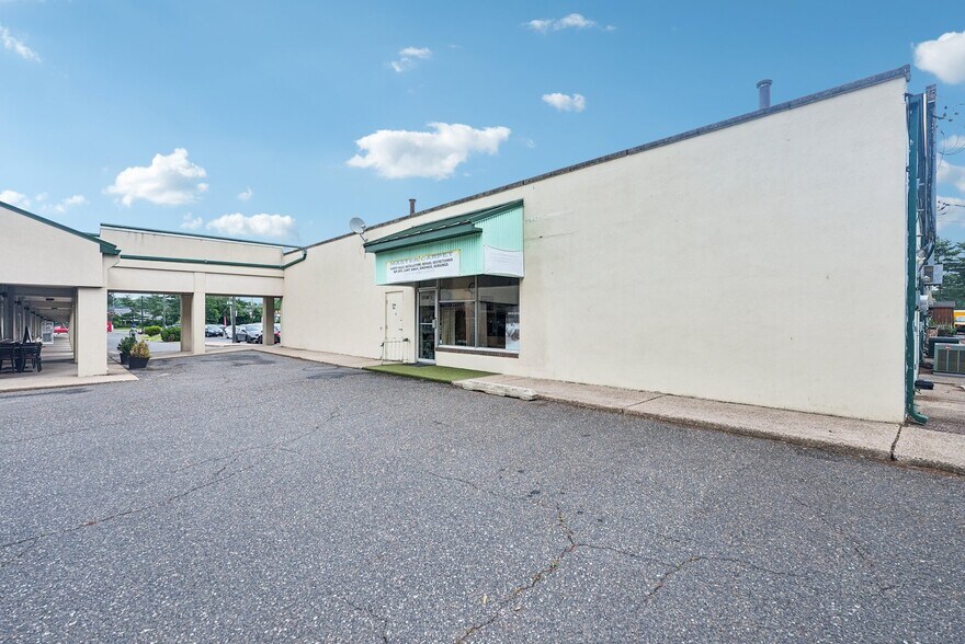 More Photos Of 320 Beverly Rancocas Rd, Willingboro Storefront For Sale