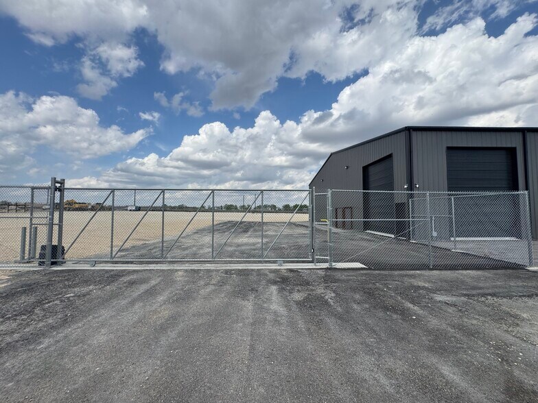 More Photos Of 729 Soechting ln, New Braunfels Warehouse For Sale