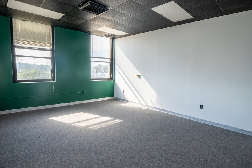 More Photos Of 5-17 Washington St, Norwalk Office For Sale