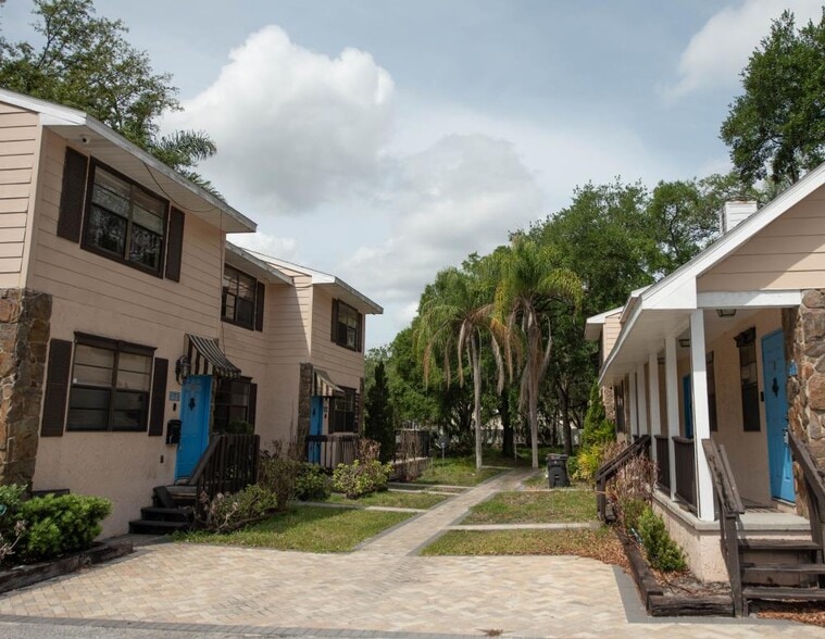 More Photos Of 12216 N 59th St, Tampa Apartments For Sale