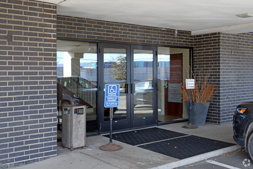 More Photos Of 8030 Old Cedar Ave, Bloomington Office For Lease