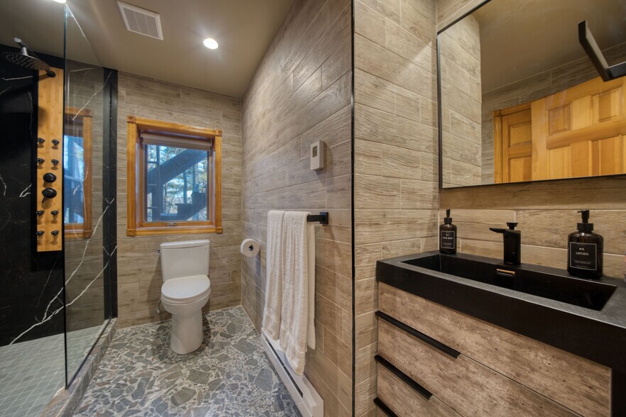 More Photos Of 218 NY-296, Windham Hotel For Sale