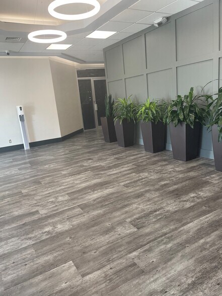 More Photos Of 400 Post Ave, Westbury Office For Lease