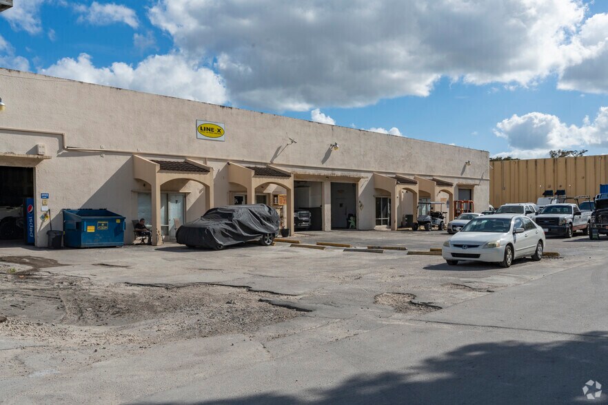 More Photos Of 450 W McNab Rd, Fort Lauderdale Warehouse For Lease