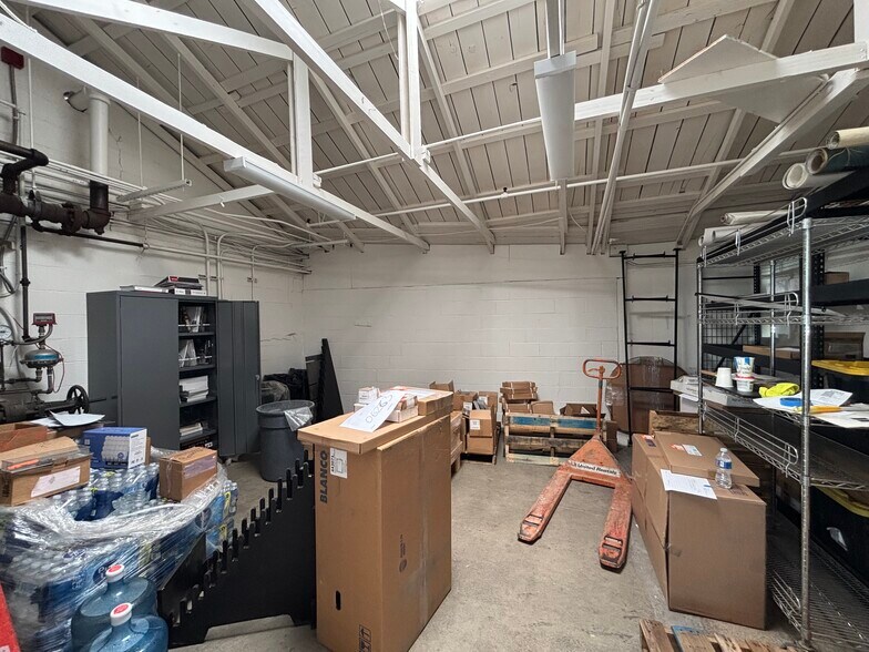 More Photos Of 807 Soscol Ave, Napa Warehouse For Lease