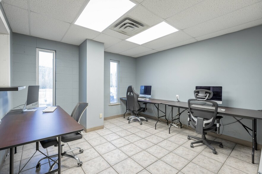 More Photos Of 218 Industrial Park Dr, Soddy Daisy Light Distribution For Sale