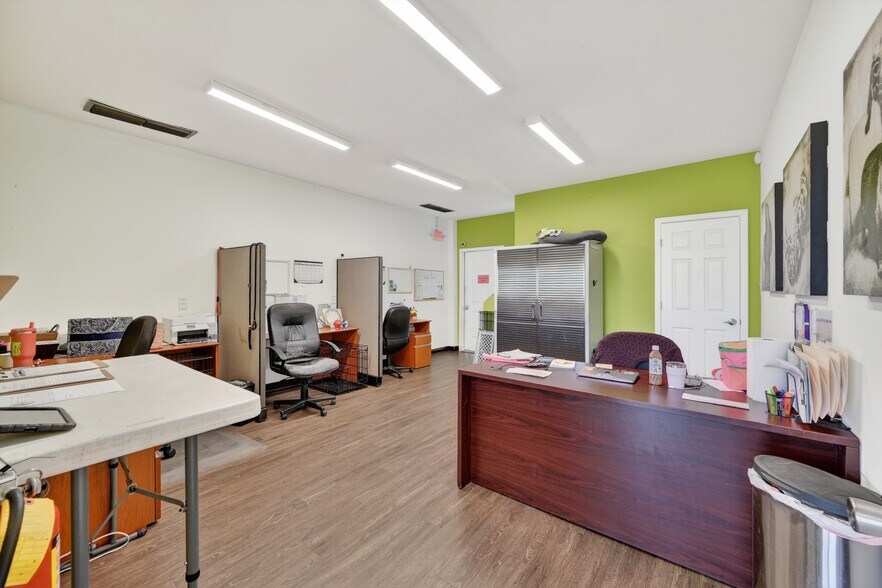 More Photos Of 2770 E Ponce de Leon Ave, Decatur Service For Sale