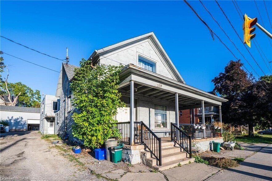 More Photos Of 225 Water St N, Cambridge Apartments For Sale