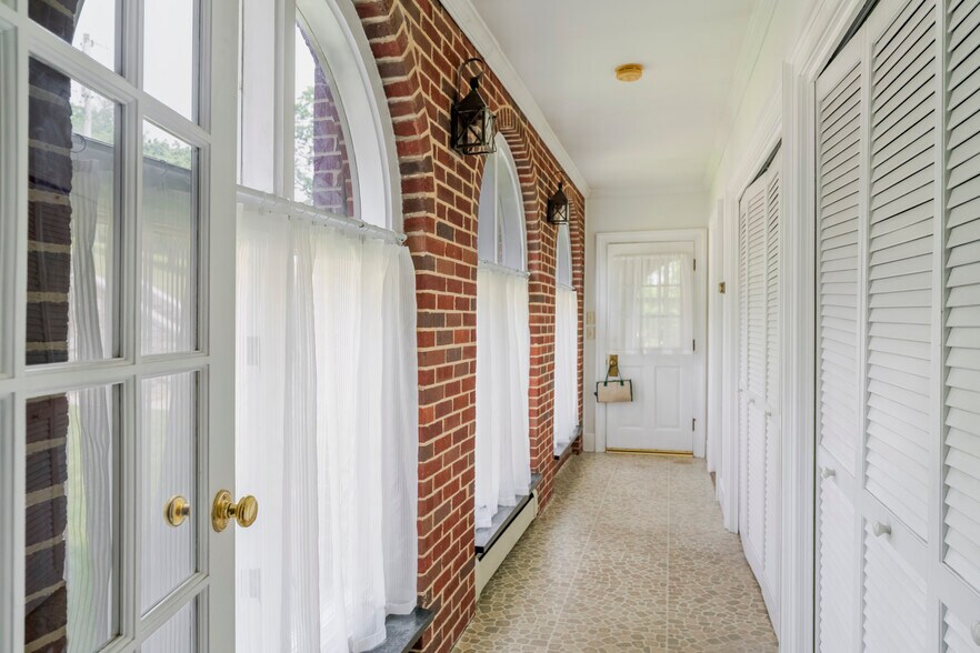 More Photos Of 610 New Hope Rd, Staunton Specialty For Sale