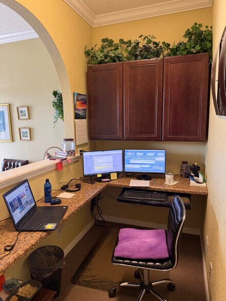 More Photos Of 122 Nesbit St, Punta Gorda Office For Lease