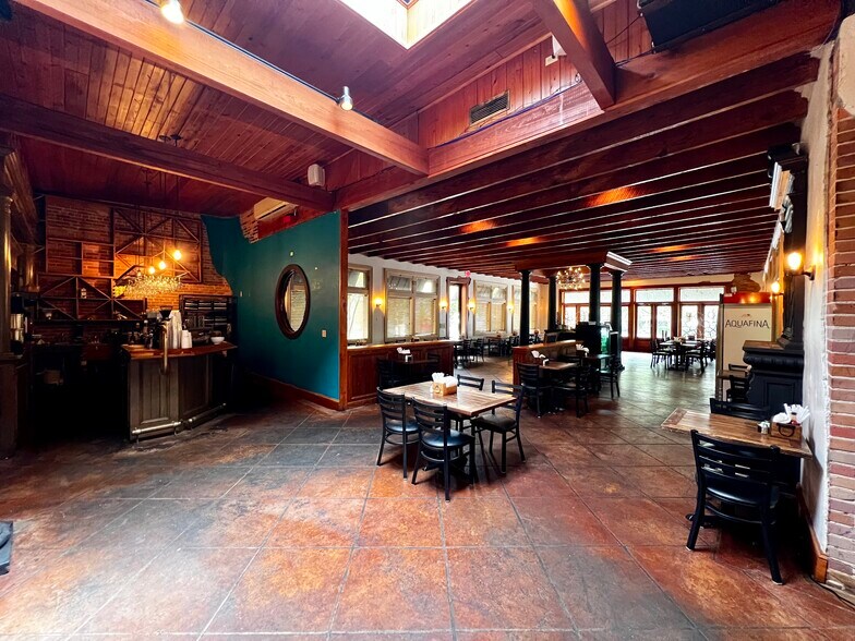 More Photos Of 117 Walnut St, Hattiesburg Restaurant For Sale