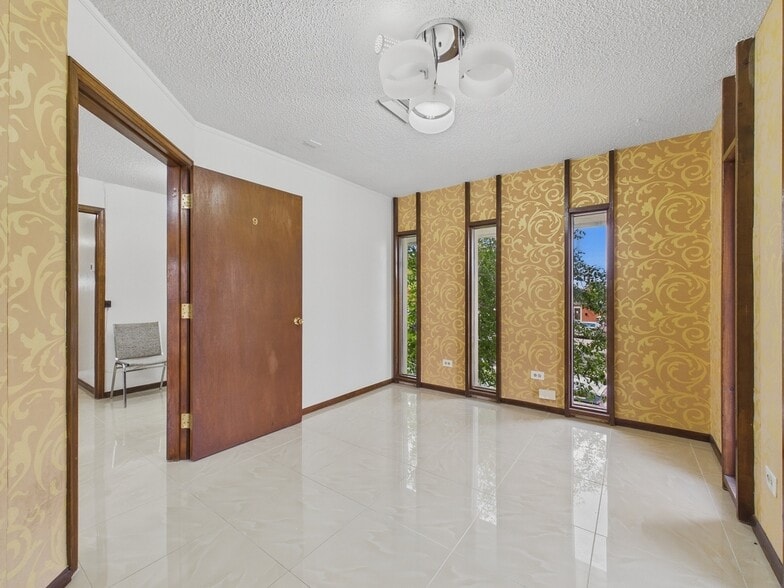 More Photos Of 4219 S Broadway, Englewood Medical For Sale