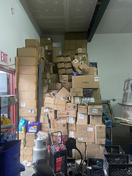 More Photos Of 18 Bay St, Brooklyn Light Manufacturing For Lease