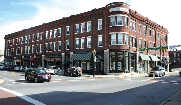 Primary Photo Of 10 Merchants Row, Middlebury Apartments For Lease