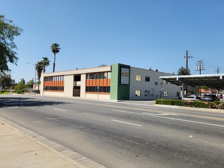More Photos Of 1601 H St, Bakersfield Office Residential For Lease