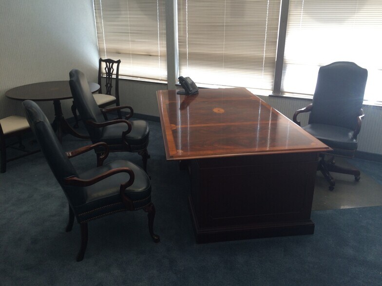 More Photos Of 65 River St, New Rochelle Showroom For Lease