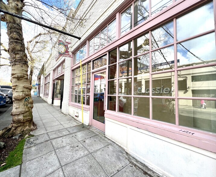 More Photos Of 1514 10th Ave, Seattle Freestanding For Lease