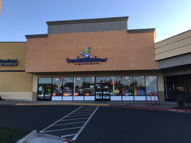 More Photos Of 575-605 Rohnert Park Expy W, Rohnert Park Unknown For Lease