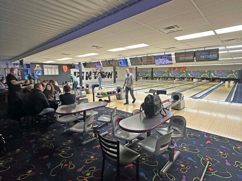 More Photos Of 142 N Saginaw St, Chesaning Bowling Alley For Sale