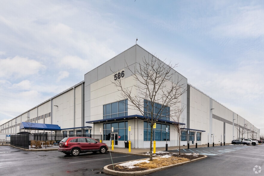 More Photos Of 586 Gulf Ave, Staten Island Distribution For Lease
