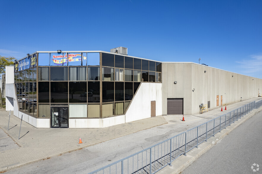 Primary Photo Of 60 E Beaver Creek Rd, Richmond Hill Warehouse For Lease