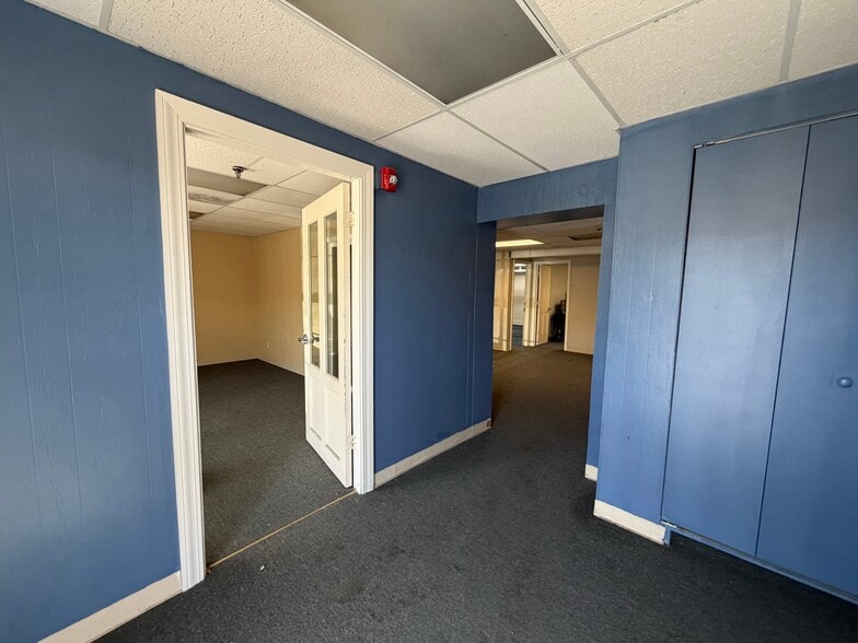 More Photos Of 161-163 Merrimac St, Woburn Service For Lease