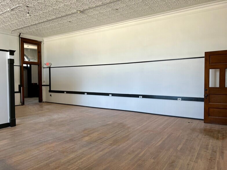 More Photos Of 1548 Reid Ave, Lorain Apartments For Sale